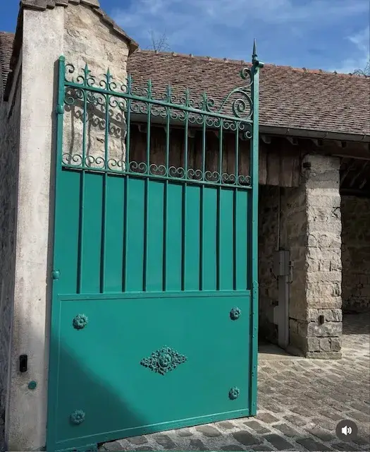 Rénovation complète d’un portail en fer forgé